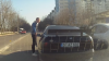 RĂFUIALĂ în trafic! Ce-ar fi vrut să facă un şofer furios, înarmat cu o bâtă (VIDEO)