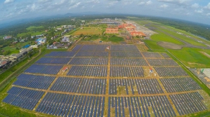 Unde se află primul aeroport care utilizează EXCLUSIV energie solară