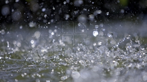 METEO 25 aprilie. Pe arii extinse se prevăd ploi cu descărcări electrice