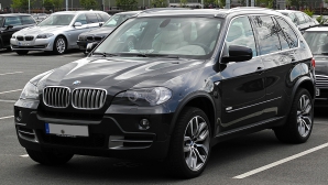 Cum să pierzi o maşină de lux din cauza câtorva pachete de ţigări