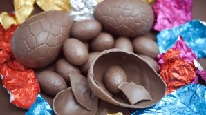 REŢETĂ INTERESANTĂ! Cum să faci cele mai gustoase ouă de ciocolate, fără coacere (VIDEO)
