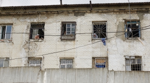 Ingeniozitate fără margini! Un "obiect zburător" a aterizat în curtea Penitenciarului Pruncul (VIDEO)