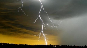 S-a auzit primul tunet din 2016. Ce spune tradiţia populară despre acest fenomen meteorologic