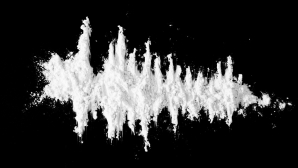 Tineri şi neliniştiţi! Dealeri de droguri, PRINŞI ÎN FLAGRANT în Capitală