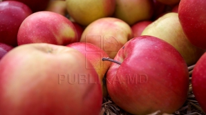 Merele din supermaketuri SUNT PLINE DE CHIMICALE! Cum ne dăm seama