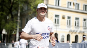 SINGURUL deputat care a alergat ÎNTREG maratonul de 42 km (VIDEO)