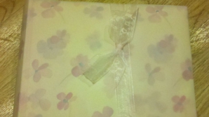 A primit un album foto de la bunica lui. Însă, bucuria maximă a venit în momentul în care la răsfoit (FOTO)