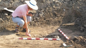 Cercetările arheologice de la Cahul continuă. Specialiştii au mai găsit o galerie subterană