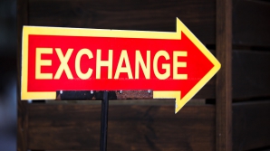 Cursul valutar pentru 20 aprilie: Leul se depreciază în raport cu euro şi dolarul