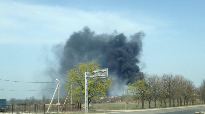 INCENDIU în apropiere de Capitală! O coloană de fum negru şi dens se vede din depărtare (FOTO/VIDEO)