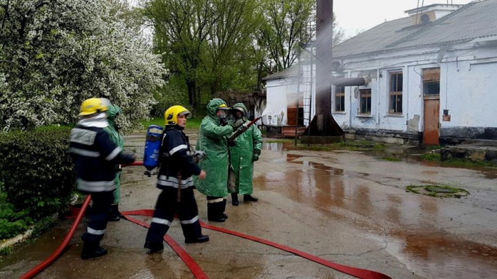 ALERTĂ! Scurgere TOXICĂ de amoniac la o fabrică din Cahul (FOTO)