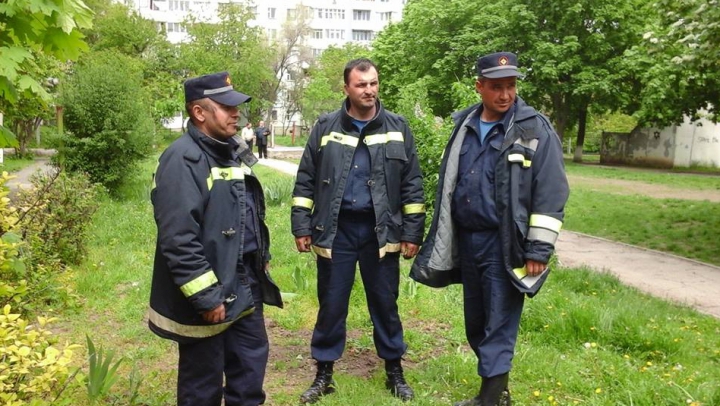 ALERTĂ la o școală din Capitală! O sală de clasă a fost distrusă (FOTO/VIDEO)