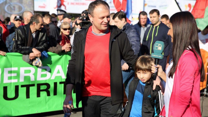 Cum a demarat Maratonul Internaţional de la Chişinău. Oficiali, prezenţi la eveniment (FOTO)