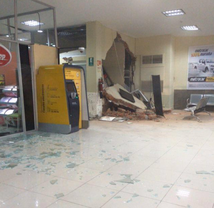 IMAGINI DRAMATICE. Ecuadorul, după CUTREMURUL DEVASTATOR care a ucis peste 200 de oameni (FOTOREPORT)