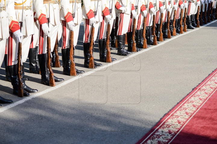 Moldova sărbătoreşte Drapelul de Stat! La Ministerul Apărării a fost organizată o ceremonie dedicată Tricolorului