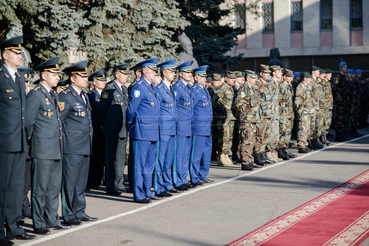 Moldova sărbătoreşte Drapelul de Stat! La Ministerul Apărării a fost organizată o ceremonie dedicată Tricolorului