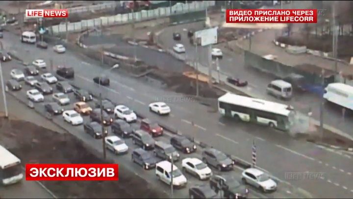 Accident ÎNFIORĂTOR la Moscova! Şoferul unui autobuz A FĂCUT PRĂPĂD pe stradă (VIDEO)