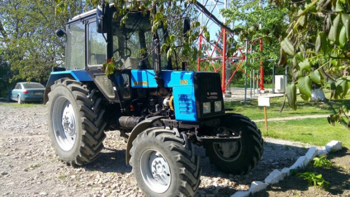 Tentativă EŞUATĂ! Ce au descoperit poliţiştii de frontieră când au oprit un tractor care se îndrepta spre Ucraina