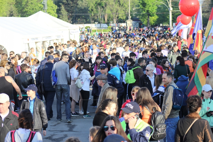 Cum a demarat Maratonul Internaţional de la Chişinău. Oficiali, prezenţi la eveniment (FOTO)