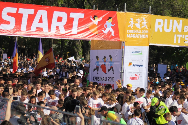 Cum a demarat Maratonul Internaţional de la Chişinău. Oficiali, prezenţi la eveniment (FOTO)