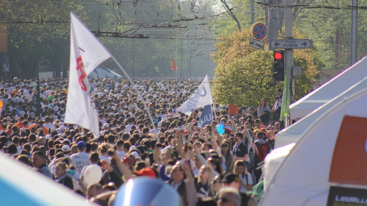 Cum a demarat Maratonul Internaţional de la Chişinău. Oficiali, prezenţi la eveniment (FOTO)