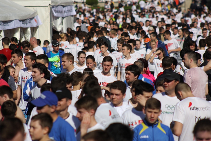 Cum a demarat Maratonul Internaţional de la Chişinău. Oficiali, prezenţi la eveniment (FOTO)