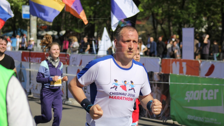 Vitalie Gheorghiţă este învingătorul Maratonului Internaţional de la Chişinău (VIDEO)