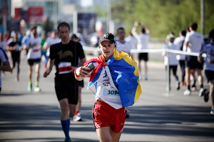 Cum a fost Maratonul Internaţional de la Chişinău. GALERIE FOTO IMPRESIONANTĂ