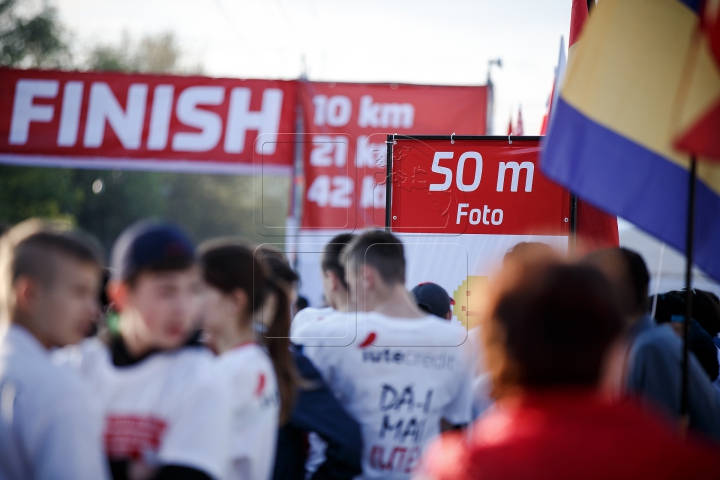 Cum a fost Maratonul Internaţional de la Chişinău. GALERIE FOTO IMPRESIONANTĂ