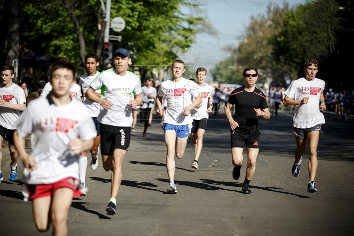 Cum a fost Maratonul Internaţional de la Chişinău. GALERIE FOTO IMPRESIONANTĂ