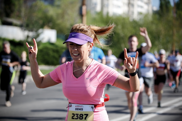 Cum a fost Maratonul Internaţional de la Chişinău. GALERIE FOTO IMPRESIONANTĂ