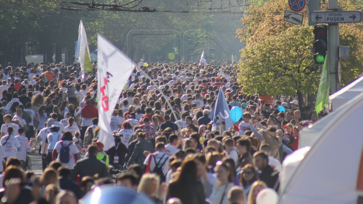 Adrenalină, emoţii şi distracţie la Maratonul Internaţional din Chişinău (GALERIE FOTO)