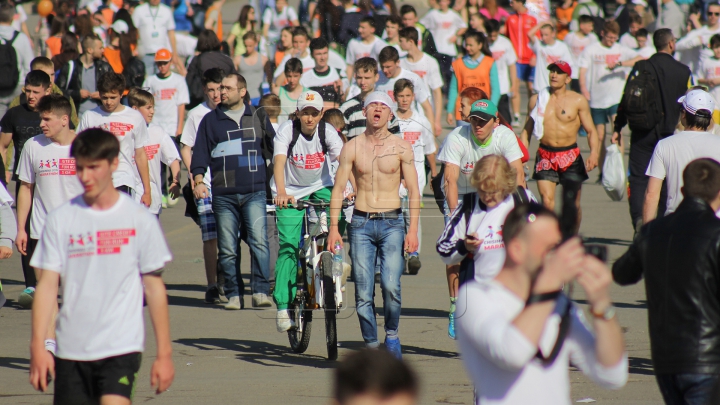 Adrenalină, emoţii şi distracţie la Maratonul Internaţional din Chişinău (GALERIE FOTO)