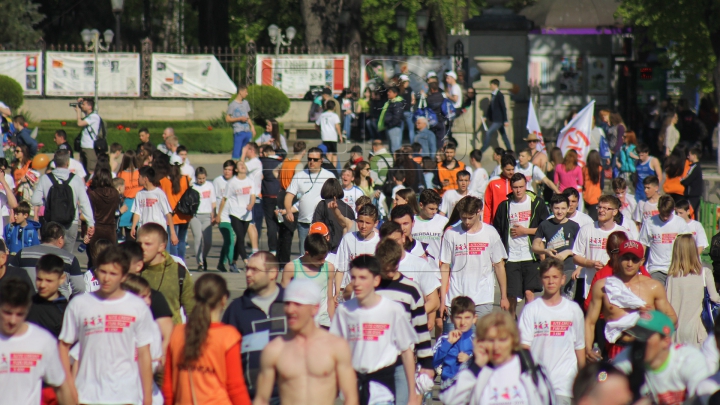 Adrenalină, emoţii şi distracţie la Maratonul Internaţional din Chişinău (GALERIE FOTO)