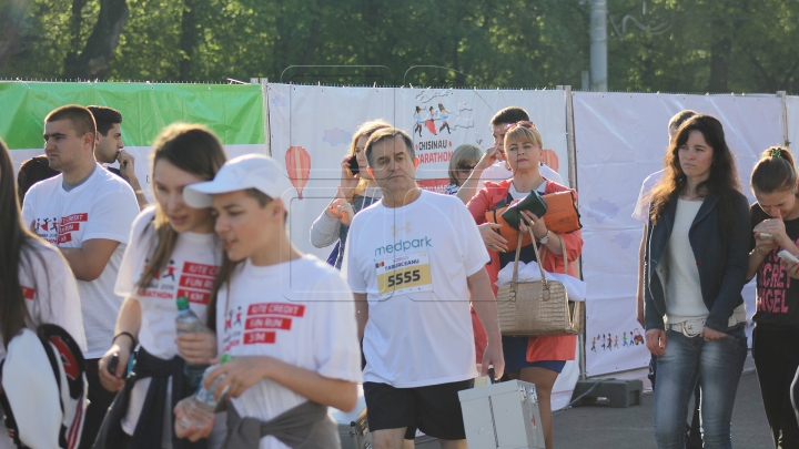 Adrenalină, emoţii şi distracţie la Maratonul Internaţional din Chişinău (GALERIE FOTO)