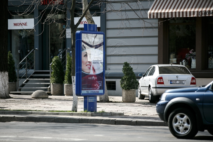 Panourile publicitare din centrul Chișinăului au fost demontate. Ce a rămas în locul lor