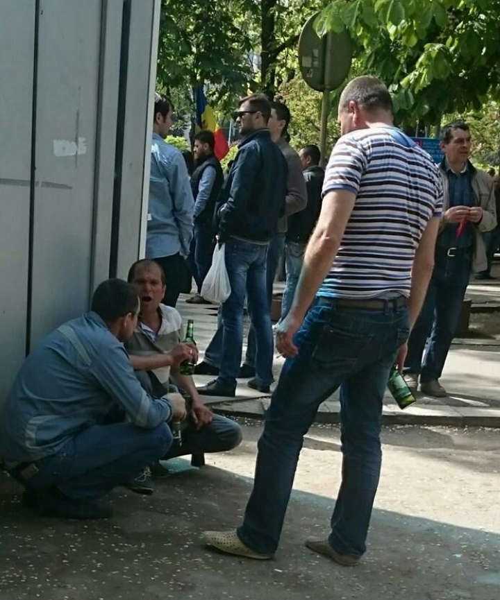 FOTO/VIDEO Câte persoane participă la protestul organizat de Partidul "Platforma DA" în PMAN