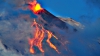 VULCANUL ETNA CONTINUĂ SĂ ERUPĂ. Peste 130 de cutremure s-au produs timp de trei zile