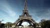 Turnul Eiffel a fost LOVIT DE UN FULGER. Imaginea a făcut înconjurul lumii