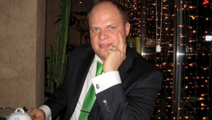 A transformat viaţa vecinilor ÎNTR-UN COŞMAR! Ce acuzaţii i se aduc consilierului socialist Oleg Onişcenco