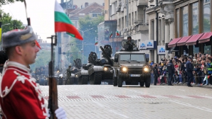 PUBLIKA WORLD: Paradă militară impresionantă la Sofia cu ocazia Zilei Armatei naționale