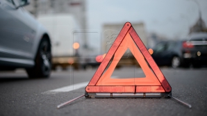 ACCIDENT GRAV în Capitală! O persoană, transportată de urgenţă la spital (FOTO)