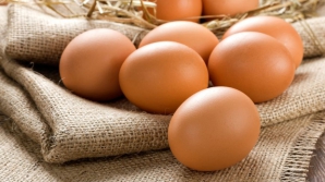 E BINE SĂ ŞTII! Care este diferenţa dintre oul alb şi cel cu coaja maro