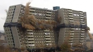 DEMOLARE SPECTACULOASĂ! Șase clădiri au fost făcute una cu pământul în doar câteva secunde