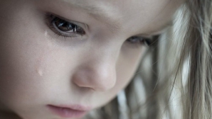 O fetiţă de patru ani, uitată o zi întreagă într-o grădiniţă. DETALII despre cele întâmplate