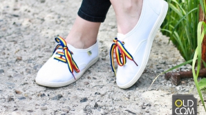 OLDCOM a lansat opt nuanţe de şireturi pentru tenişii tăi preferaţi (P)