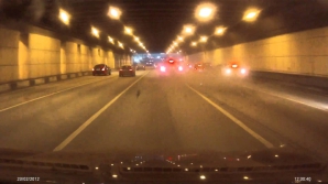 Accident teribil: Un rus a intrat în plin într-o coloană de mașini staționate într-un tunel (VIDEO)