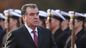 Alegătorii din Tadjikistan l-au făcut preşedinte pe viaţă pe Emomali Rakhmon
