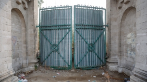 Gardul Stadionului Republican prinde culoare! Tinerii artişti au zugrăvit pe ziduri desene deosebite