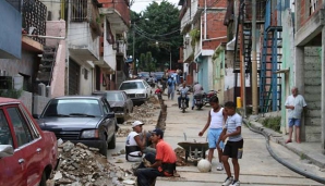 CRIZĂ economică severă în Venezuela. CRIMINALII au ajuns să fure saci cu făină